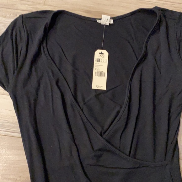 New with tags vneck bodysuit - Picture 2 of 3